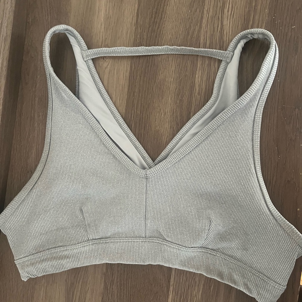 ALO Togetherness Ribbed Gray Sports Bra Size L EUC